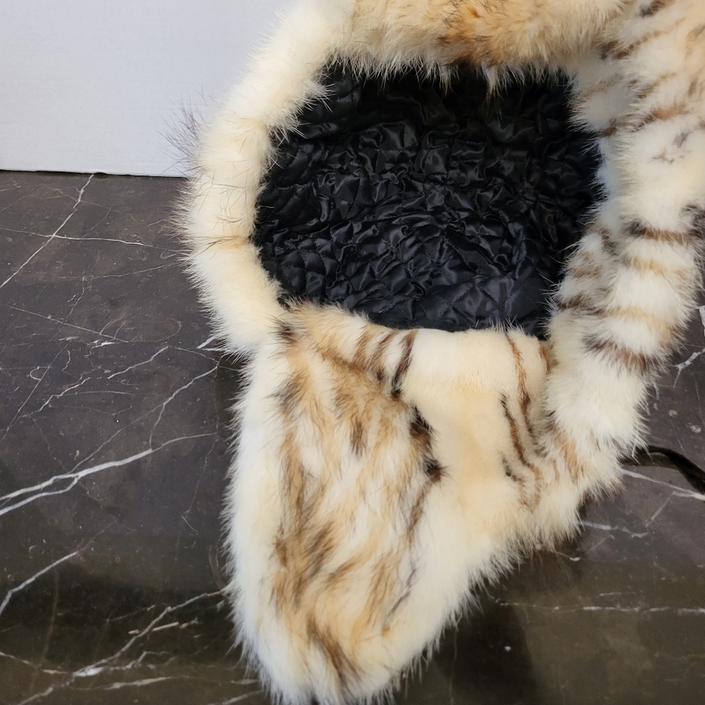 Real Fur - Picture 5 of 15